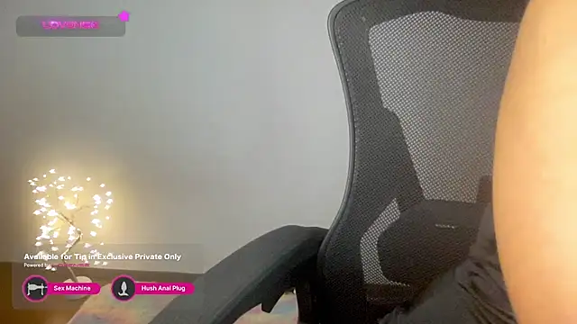 Snapshot of Tashaa chatting on January 8, 2025, 5:37 pm Tashaa online show from January 8, 2025, 5:37 pm