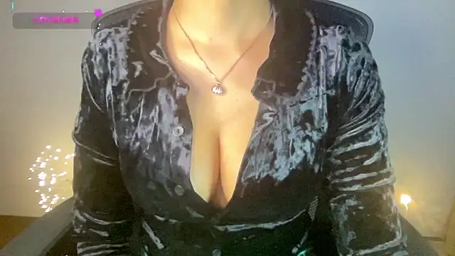 Snapshot of Tashaa chatting on February 27, 2025, 5:26 pm Tashaa online show from February 27, 2025, 5:26 pm