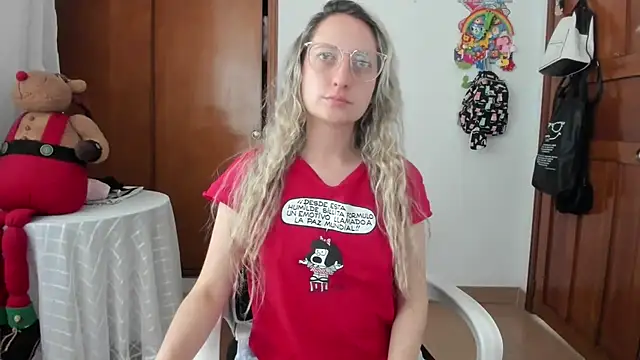 Snapshot of Adele_johnsonn1 chatting on July 8, 2026, 5:06 pm Adele johnsonn1 online show from July 8, 2026, 5:06 pm