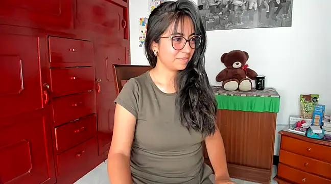 Isabellaa22 1 online show from January 9, 2025, 7:18 pm