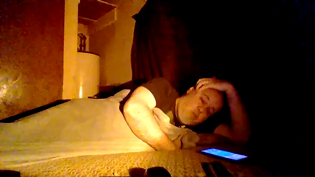 Nightshade7712 online show from November 19, 2025, 8:53 pm