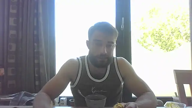 Vekie 007 online show from May 1, 2026, 12:21 pm