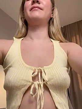 teasecake online show from March 13, 2025, 1:32 am