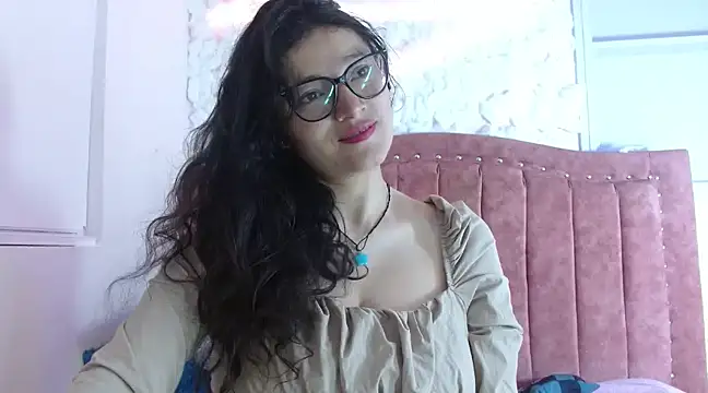 lunazulsj online show from January 28, 2025, 8:15 pm