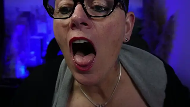 ninarandmann online show from December 4, 2025, 7:00 pm