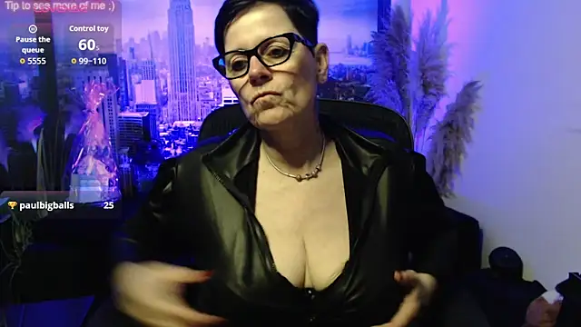 Snapshot of ninarandmann chatting on April 29, 2026, 3:27 pm ninarandmann online show from April 29, 2026, 3:27 pm