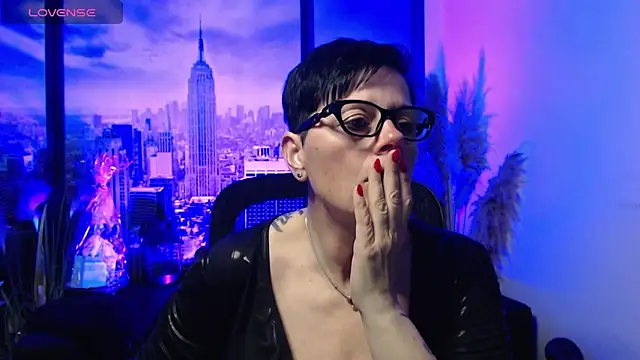 Snapshot of ninarandmann chatting on April 30, 2026, 4:46 pm ninarandmann online show from April 30, 2026, 4:46 pm