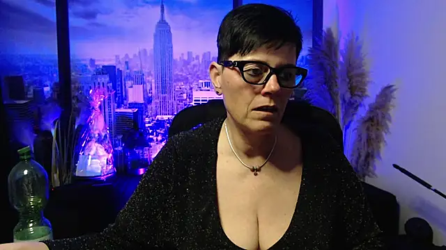 Snapshot of ninarandmann chatting on May 18, 2026, 4:46 pm ninarandmann online show from May 18, 2026, 4:46 pm