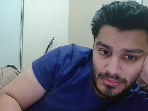 Snapshot of robintoit chatting on February 18, 2026, 8:27 pm robintoit online show from February 18, 2026, 8:27 pm