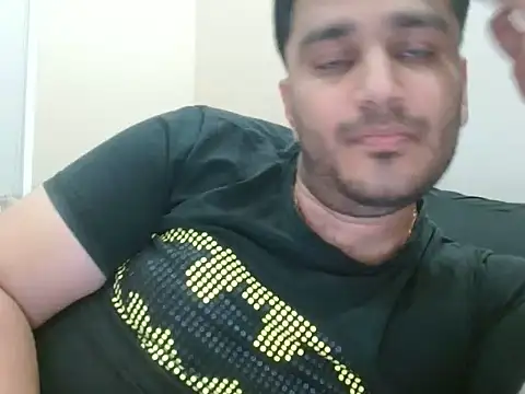 Snapshot of robintoit chatting on June 21, 2026, 11:02 am robintoit online show from June 21, 2026, 11:02 am