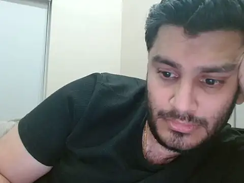 Snapshot of robintoit chatting on July 8, 2026, 5:17 pm robintoit online show from July 8, 2026, 5:17 pm