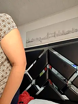 Natasha milf   online show from October 10, 2025, 12:48 pm