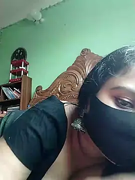 Idhika Paul online show from February 1, 2025, 2:56 pm