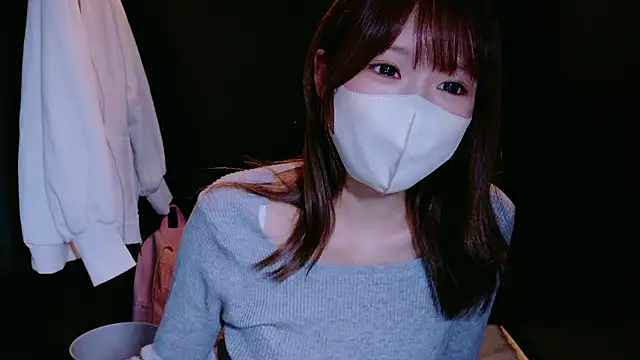 Yui-Ch online show from October 13, 2025, 1:00 pm