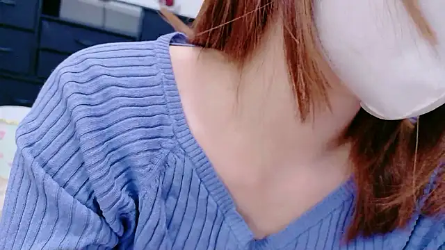 Yui-Ch online show from May 20, 2026, 12:11 pm
