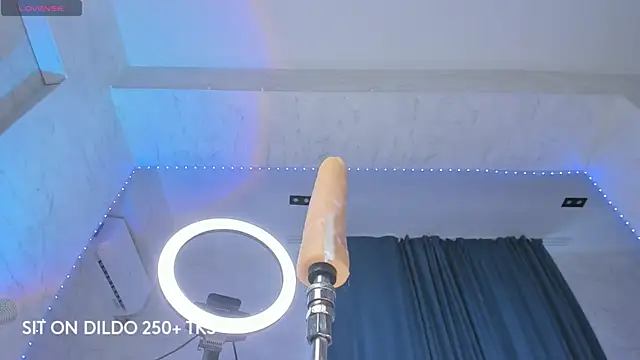 Snapshot of maakimo chatting on December 7, 2024, 7:05 am maakimo online show from December 7, 2024, 7:05 am