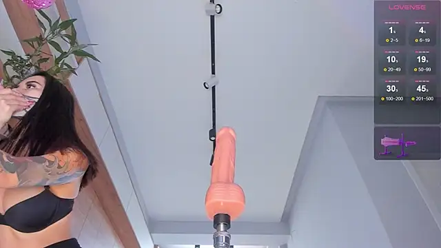 Snapshot of maakimo chatting on March 17, 2025, 8:07 am maakimo online show from March 17, 2025, 8:07 am