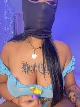 kamila french online show from November 22, 2025, 11:26 pm