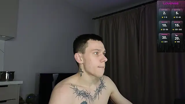 R1mmo   online show from December 14, 2025, 4:29 am