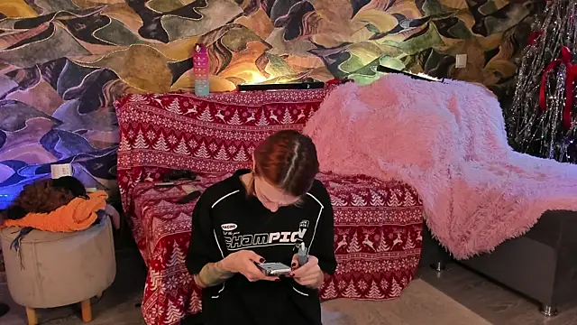 CrystalRey online show from December 21, 2024, 4:41 am