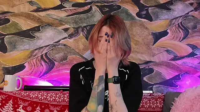 CrystalRey online show from December 26, 2024, 9:11 am