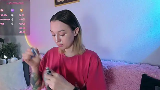 CrystalRey online show from November 9, 2025, 6:44 am