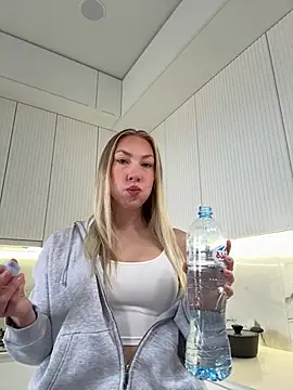 LuisaBecker online show from January 9, 2026, 9:45 am