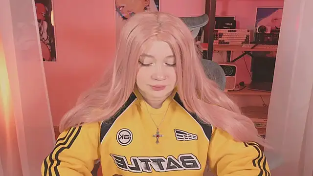 carolina elf online show from April 3, 2026, 7:17 am