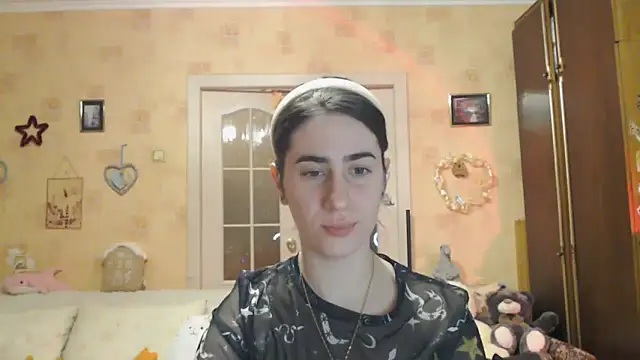 Snapshot of INELIKA chatting on October 18, 2025, 9:26 pm INELIKA online show from October 18, 2025, 9:26 pm