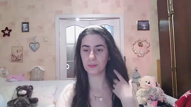 Snapshot of INELIKA chatting on November 13, 2025, 7:57 pm INELIKA online show from November 13, 2025, 7:57 pm