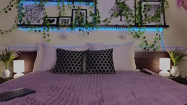 Snapshot of Katya_Zaitseva chatting on February 27, 2025, 8:09 pm Katya Zaitseva online show from February 27, 2025, 8:09 pm