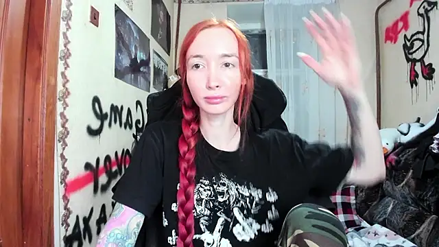 Roxy Silver online show from February 4, 2026, 8:25 pm