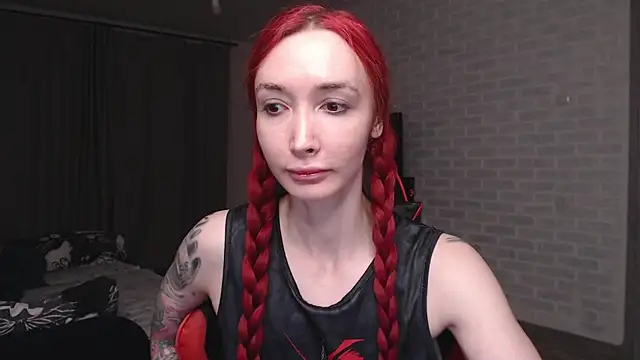 Snapshot of Roxy_Silver chatting on June 25, 2026, 8:13 pm Roxy Silver online show from June 25, 2026, 8:13 pm