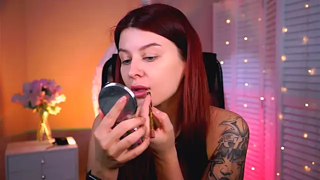 NicoleMun online show from April 28, 2026, 6:13 pm