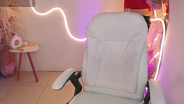 ViolettaHotLatin  online show from September 20, 2025, 12:39 pm