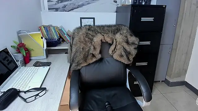 xenia golden online show from October 23, 2025, 1:32 pm