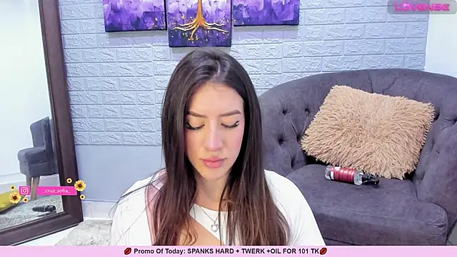 Snapshot of _AlejaCruz_ chatting on March 12, 2025, 11:01 pm AlejaCruz online show from March 12, 2025, 11:01 pm