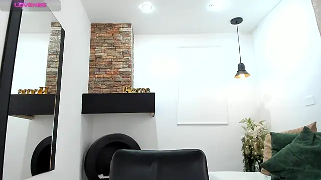 Snapshot of _AlejaCruz_ chatting on September 21, 2025, 11:56 am AlejaCruz online show from September 21, 2025, 11:56 am
