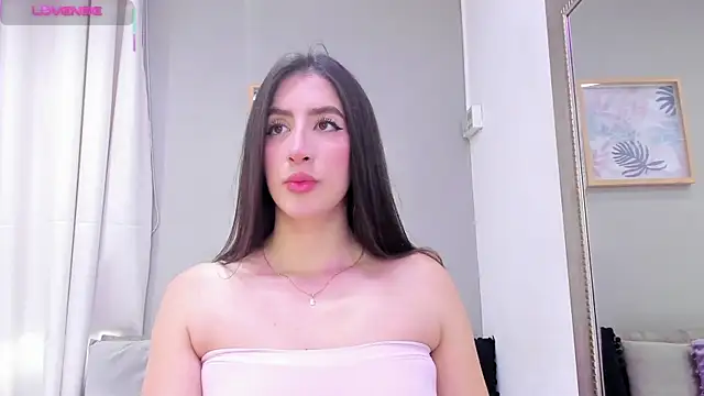 Snapshot of _AlejaCruz_ chatting on October 4, 2025, 7:23 pm AlejaCruz online show from October 4, 2025, 7:23 pm