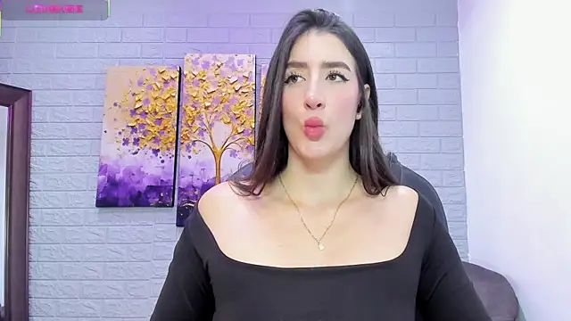 Snapshot of _AlejaCruz_ chatting on October 6, 2025, 7:11 pm AlejaCruz online show from October 6, 2025, 7:11 pm