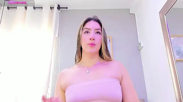  AlejaCruz  online show from February 27, 2026, 5:57 pm