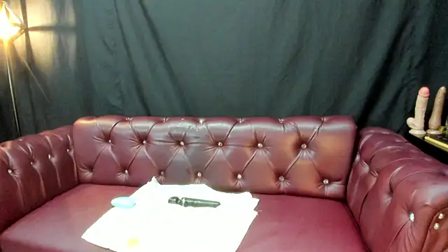 Charlotte  Brown  online show from February 7, 2025, 11:34 am