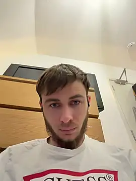 Julian128 online show from April 15, 2026, 7:32 pm