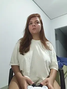 Snapshot of Bruninha_Hot10 chatting on February 28, 2026, 5:52 am Bruninha Hot10 online show from February 28, 2026, 5:52 am