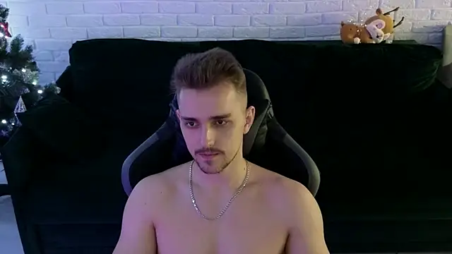 Snapshot of Larstar01 chatting on December 23, 2024, 5:28 am Larstar01 online show from December 23, 2024, 5:28 am