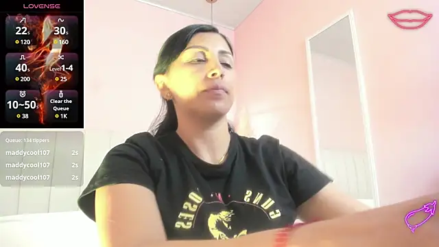 Snapshot of tiffani__love chatting on January 30, 2025, 12:48 pm tiffani  love online show from January 30, 2025, 12:48 pm