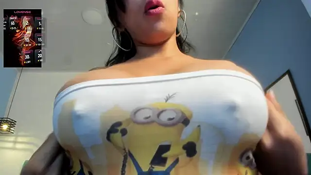 Snapshot of tiffani__love chatting on February 26, 2025, 3:41 pm tiffani  love online show from February 26, 2025, 3:41 pm