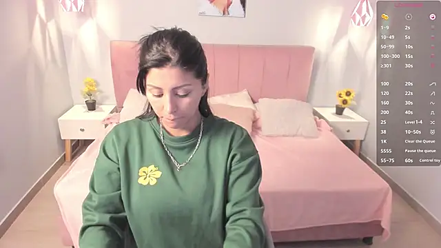 Snapshot of tiffani__love chatting on March 17, 2025, 1:39 pm tiffani  love online show from March 17, 2025, 1:39 pm