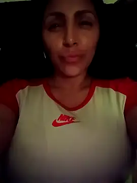 Snapshot of tiffani__love chatting on September 18, 2025, 2:13 am tiffani  love online show from September 18, 2025, 2:13 am