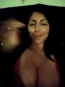 Snapshot of tiffani__love chatting on September 30, 2025, 11:26 am tiffani  love online show from September 30, 2025, 11:26 am
